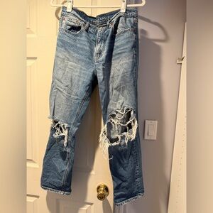 American Eagle Women’s Super High Rise Ankle Straight Leg Distressed Jeans